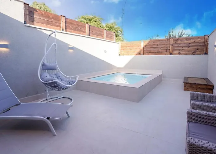Coral Suites Boutique